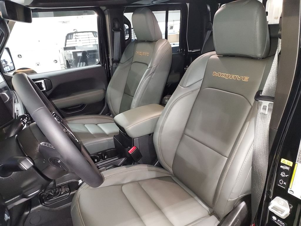 Used 2025 Black Jeep Mojave image 17