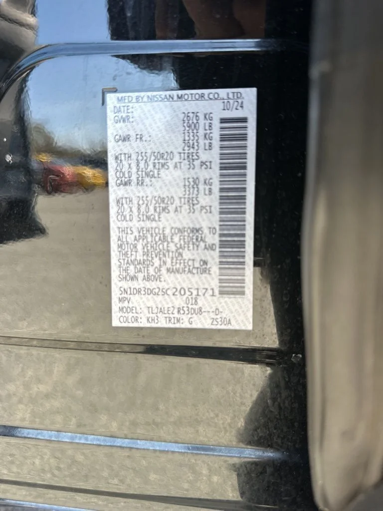 Used 2025 Black Nissan Platinum image 31