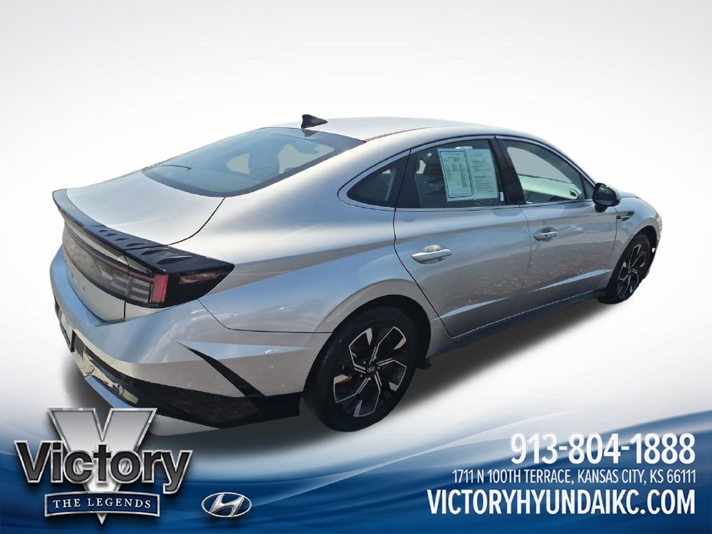 Certified Used 2025 Silver Hyundai SEL image 5
