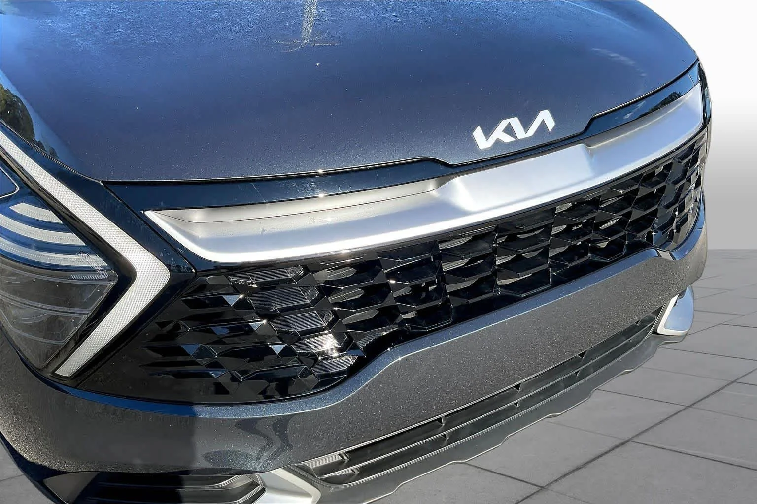 Used 2024 Gravity Gray Kia EX image 29