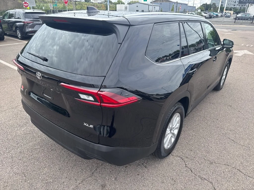 Used 2026 Black Toyota XLE image 9