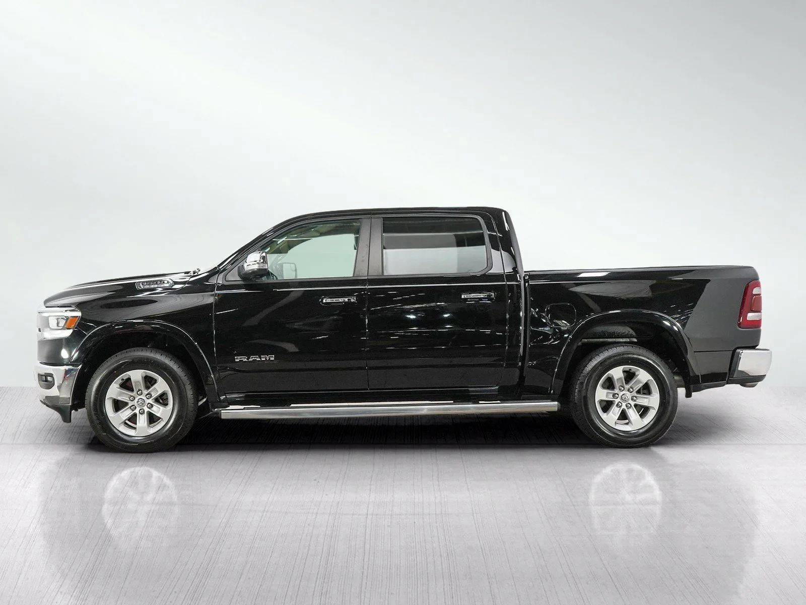 Used 2019 RAM Ram 1500 Pickup Laramie with VIN 1C6SRFJT7KN664027 for sale in Wayzata, Minnesota