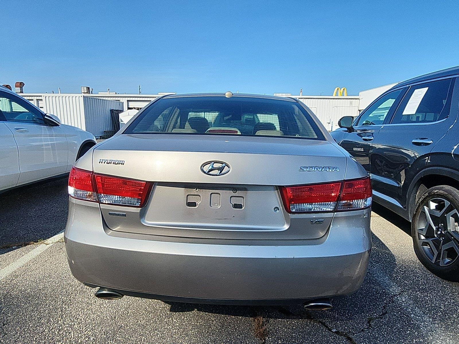 Used 2008  Hyundai SE image 4