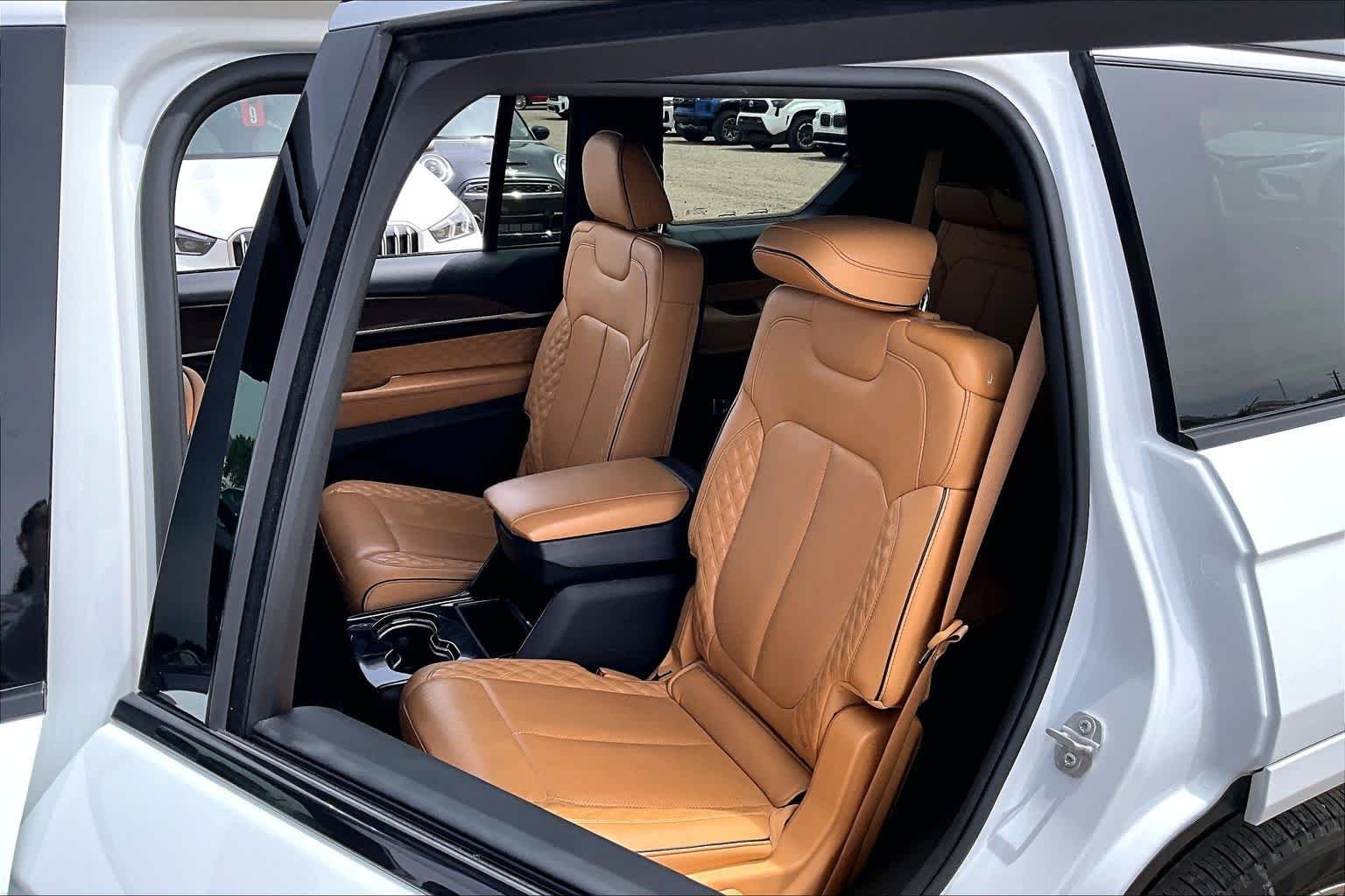 Used 2023 Bright White Clearcoat Jeep Summit image 17