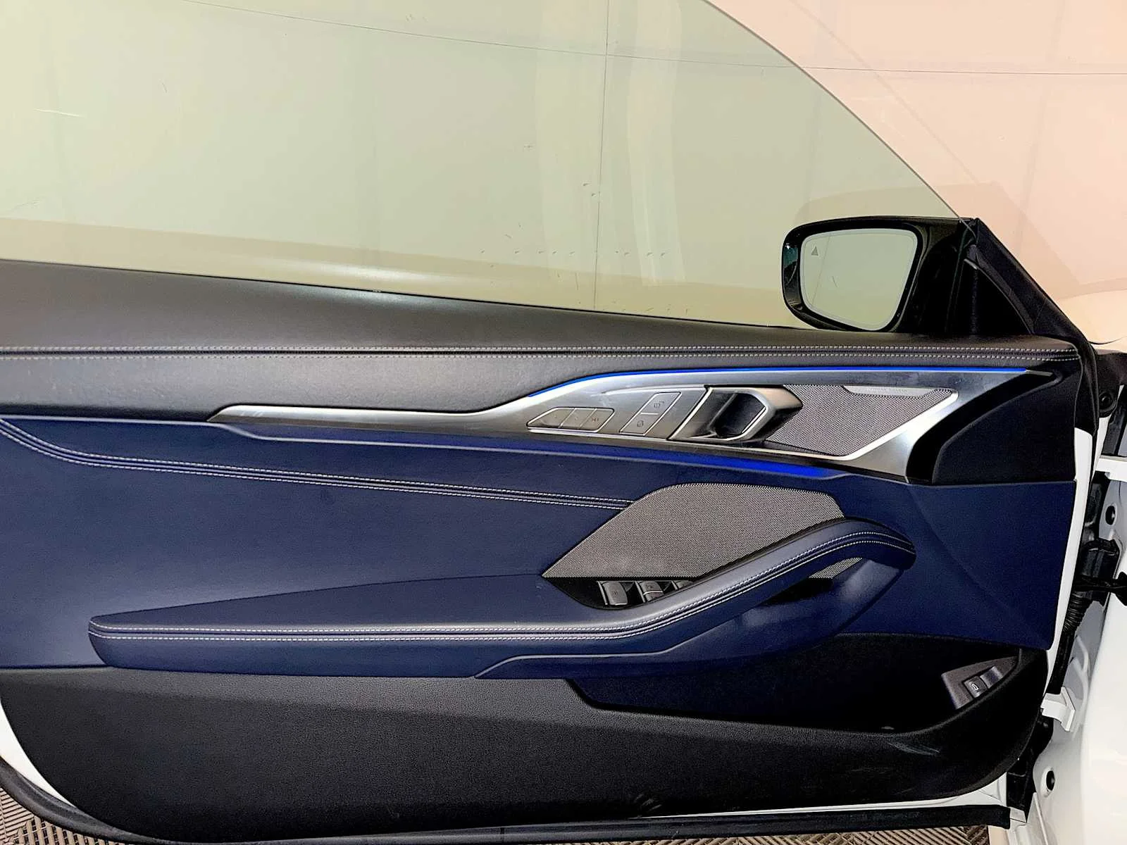 2024 BMW 8 Series M850i - Photo 13