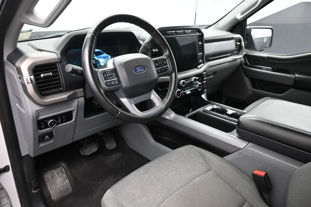 Used 2024 White Ford XLT image 3