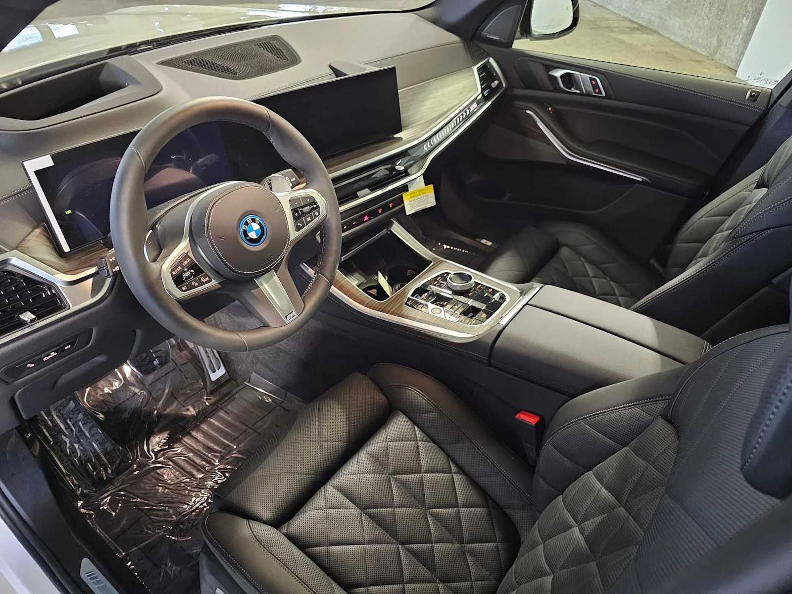 New 2026 Alpine White BMW xDrive50e image 2