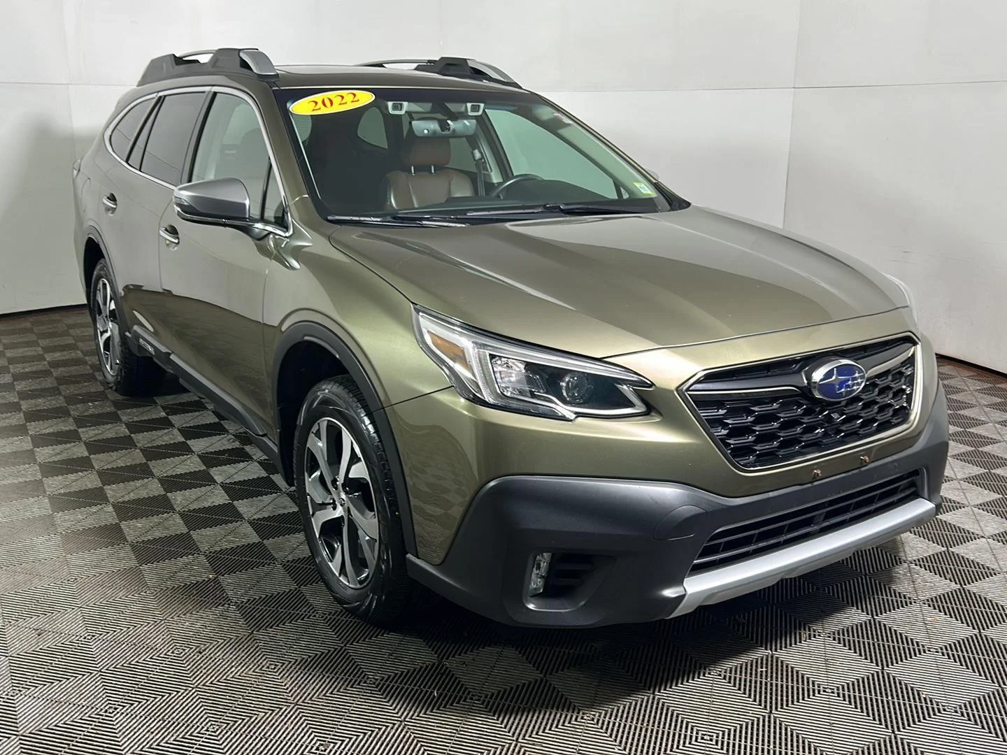 Used 2022 Autumn Green Metallic Subaru Touring image 4