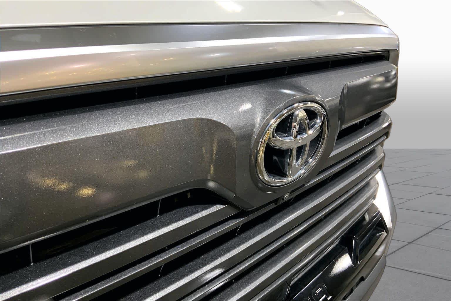 Used 2024 Wind Chill Pearl Toyota Limited image 30