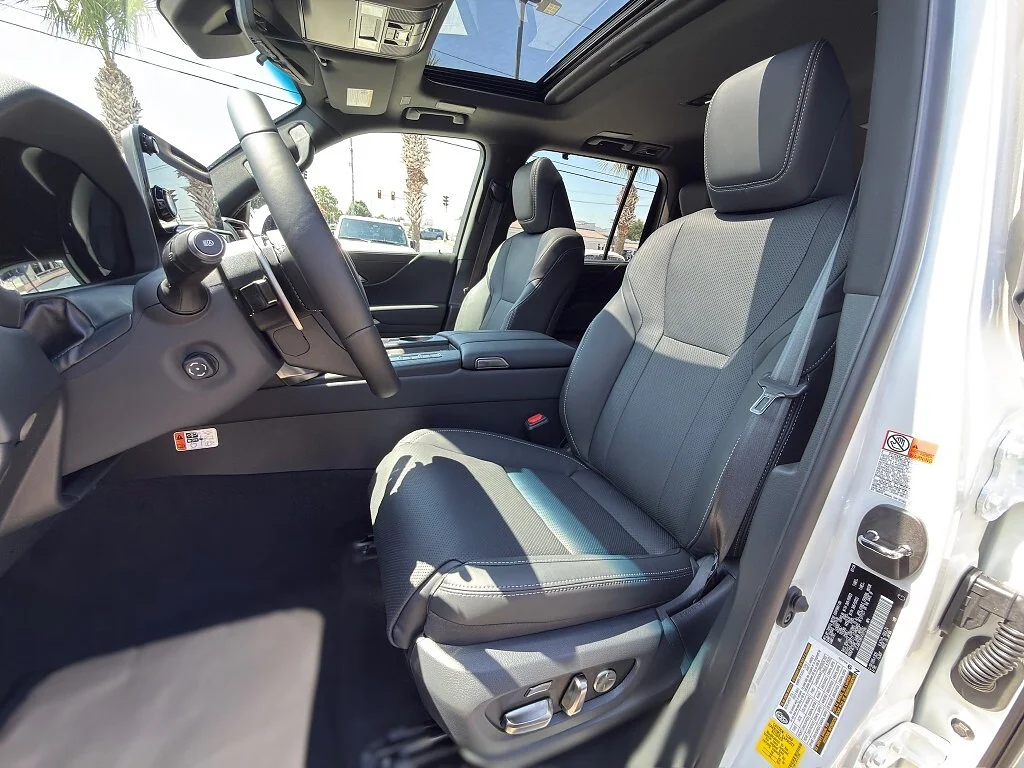 New 2026 Eminent White Pearl Lexus LUXURY image 16