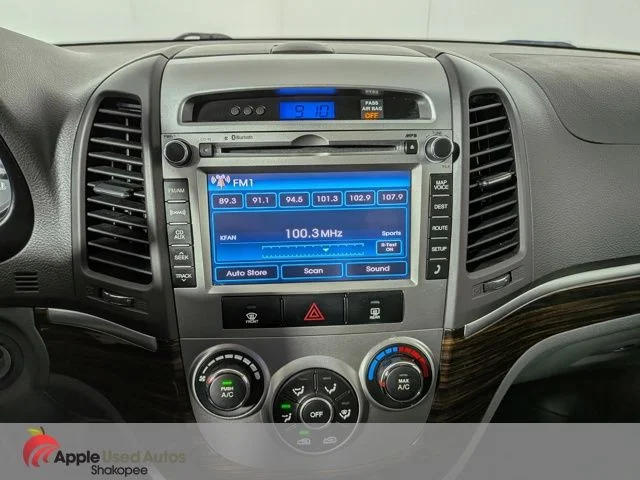 Used 2011 Gray Hyundai SE image 16