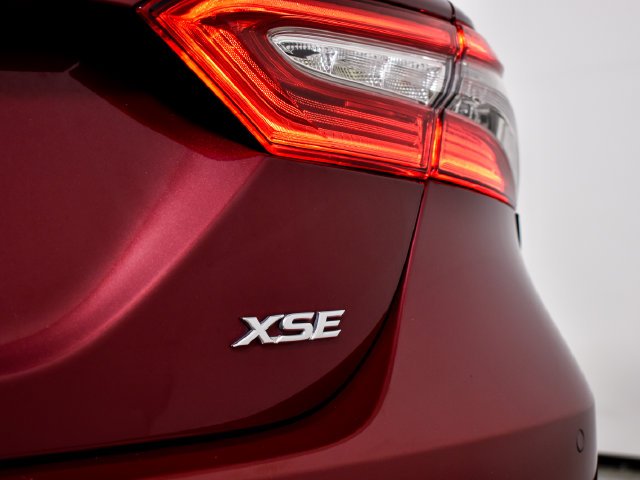 Used 2018 Red Toyota XSE V6 image 11