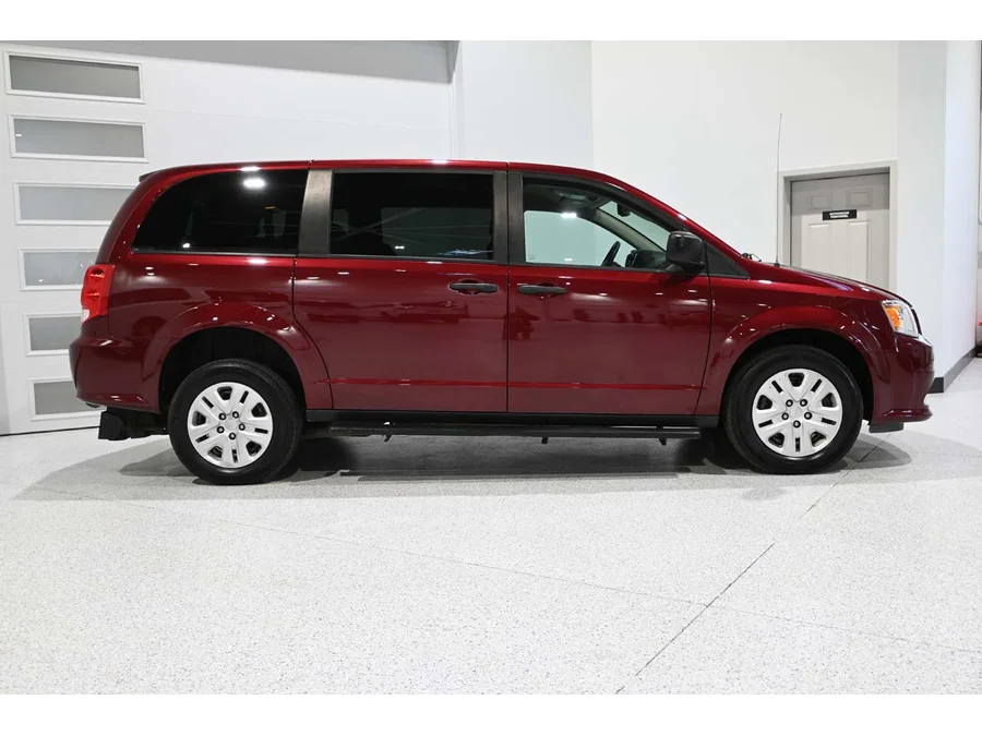 Used 2019 RED Dodge SE Handicap Mobility Van image 5