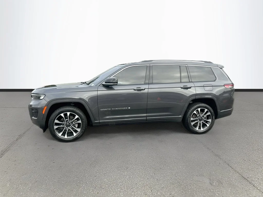 Used 2022 Gray Jeep Overland image 4