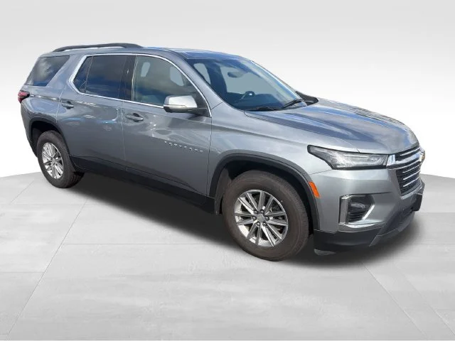 Used 2023 STERLING GRAY METALLIC Chevrolet LT Cloth image 8