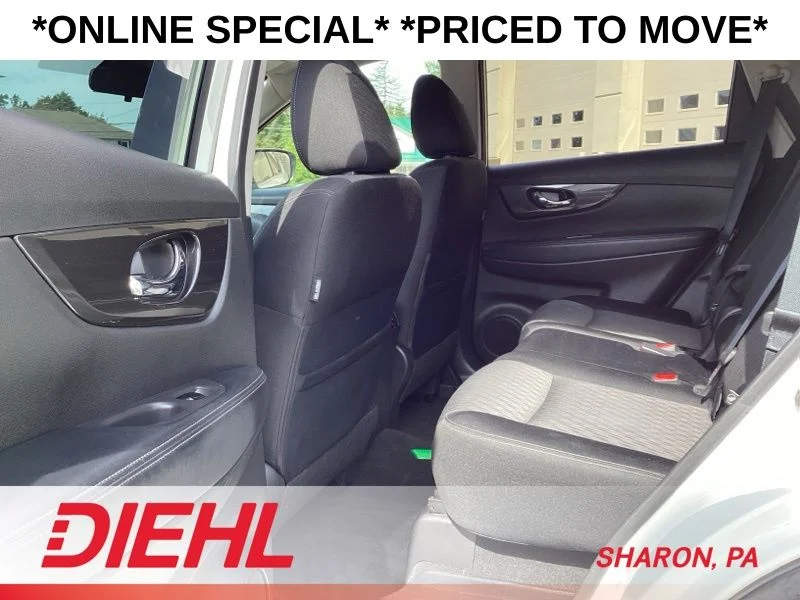 2019 Nissan Rogue SV - Photo 18