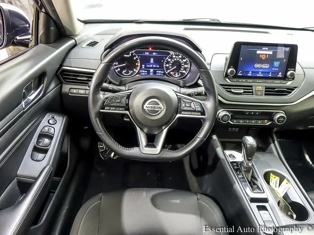 Used 2019 Blue Nissan 2.5 SV image 3