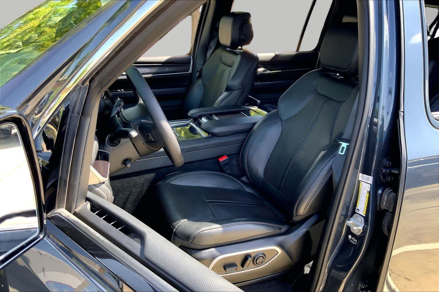 Pre-Owned 2024 Jeep Wagoneer L