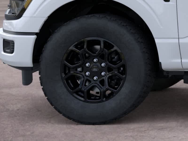 New 2026 Oxford White Ford XLT image 19