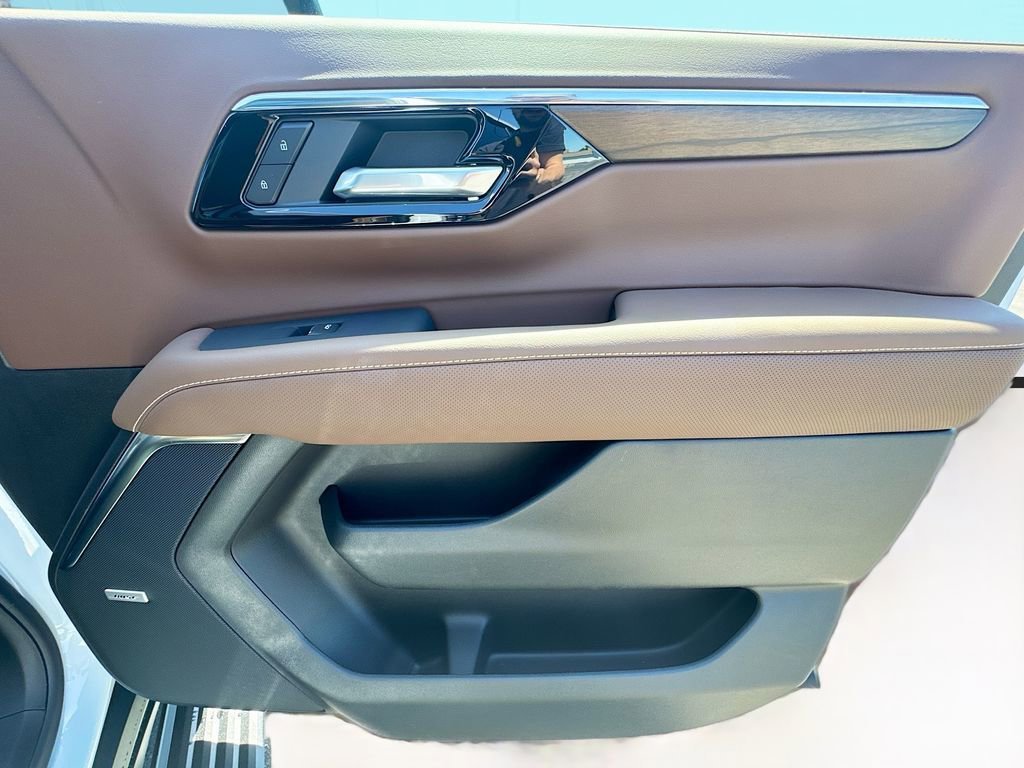 2026 Chevrolet Suburban High Country - Photo 37