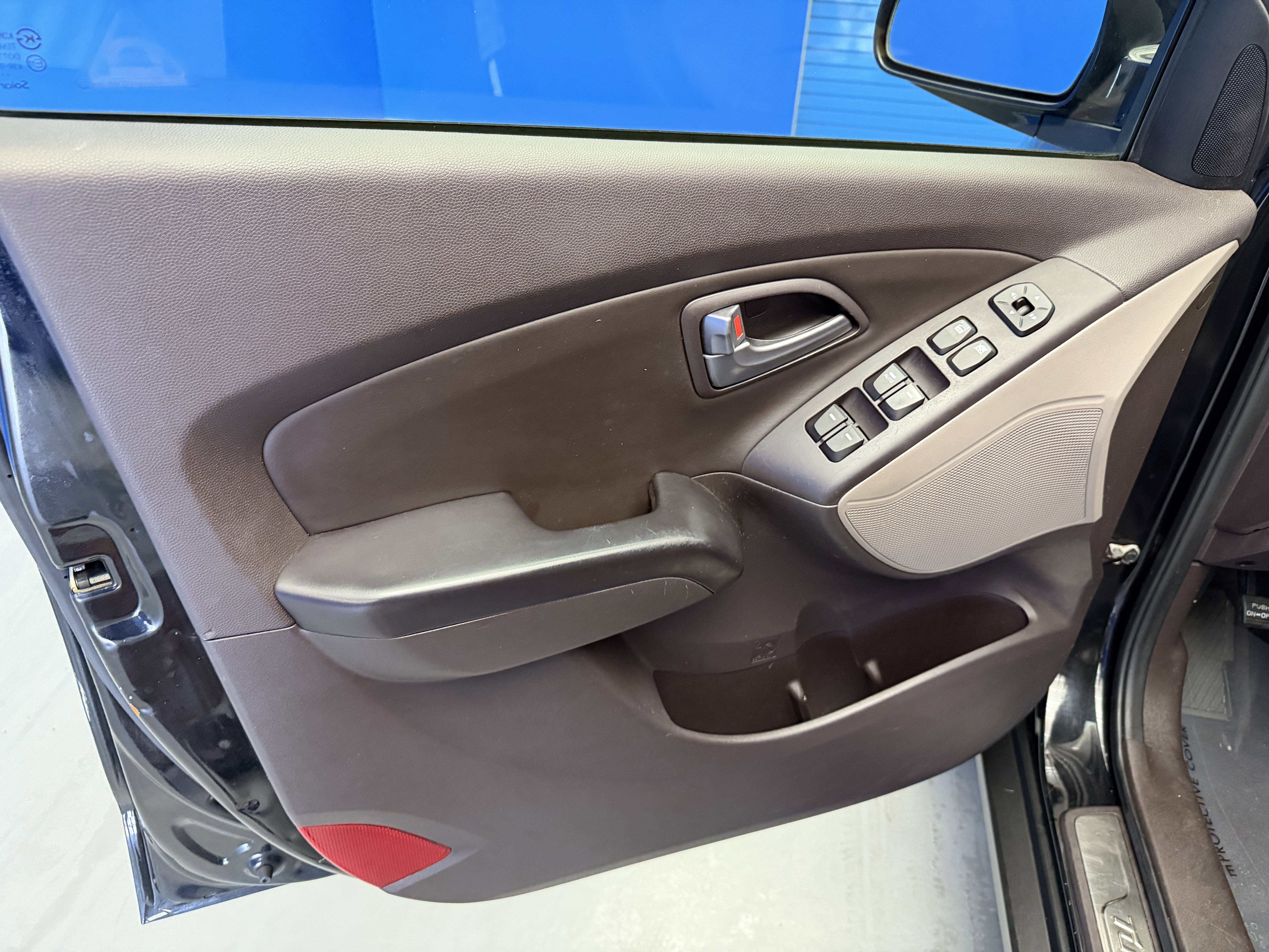 Used 2014 Ash Black Hyundai Limited image 9