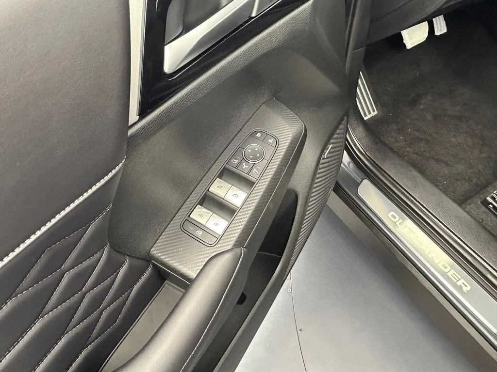 New 2026 Gray Mitsubishi SEL image 13