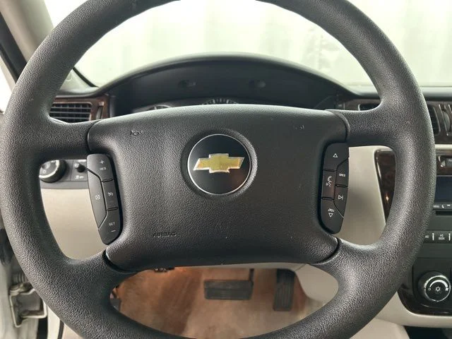 Used 2015 White Chevrolet LT image 6