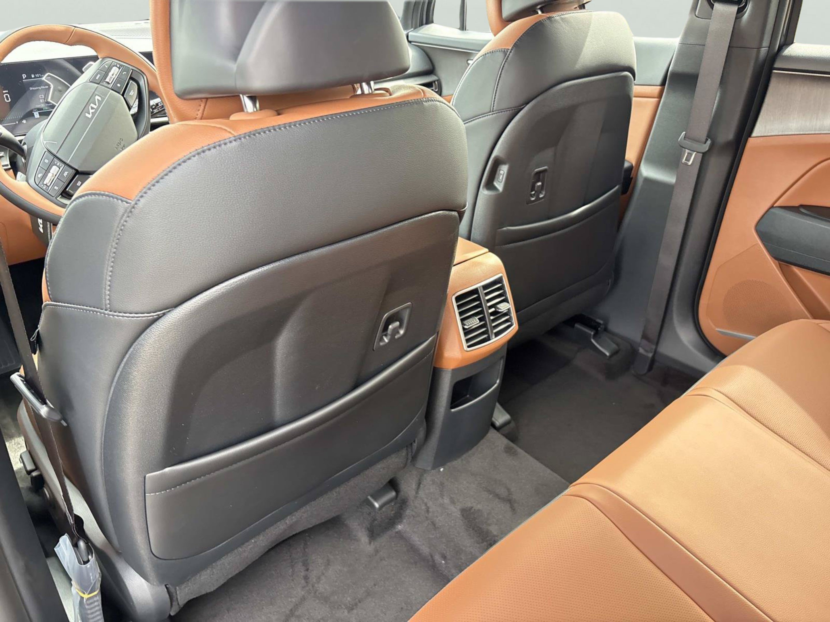 New 2027 Gravity Gray Kia X-Line image 14