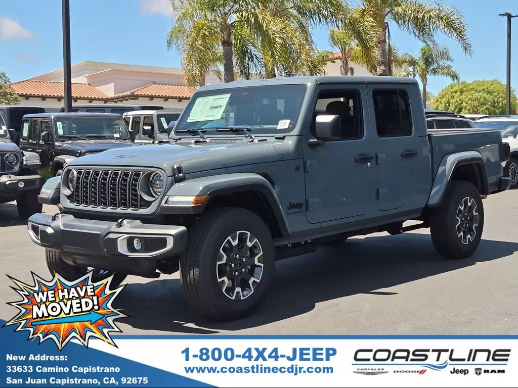 2026 Jeep Gladiator Sahara Auto's photo