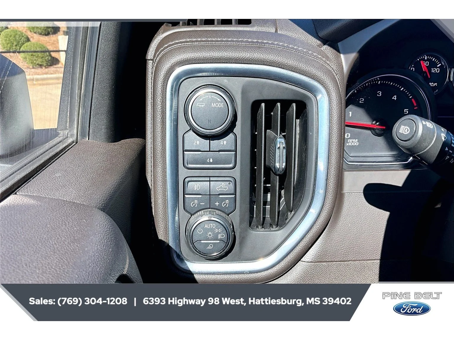 Used 2021 Summit White Chevrolet LT image 23
