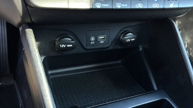 Used 2018 Black Hyundai Value image 36