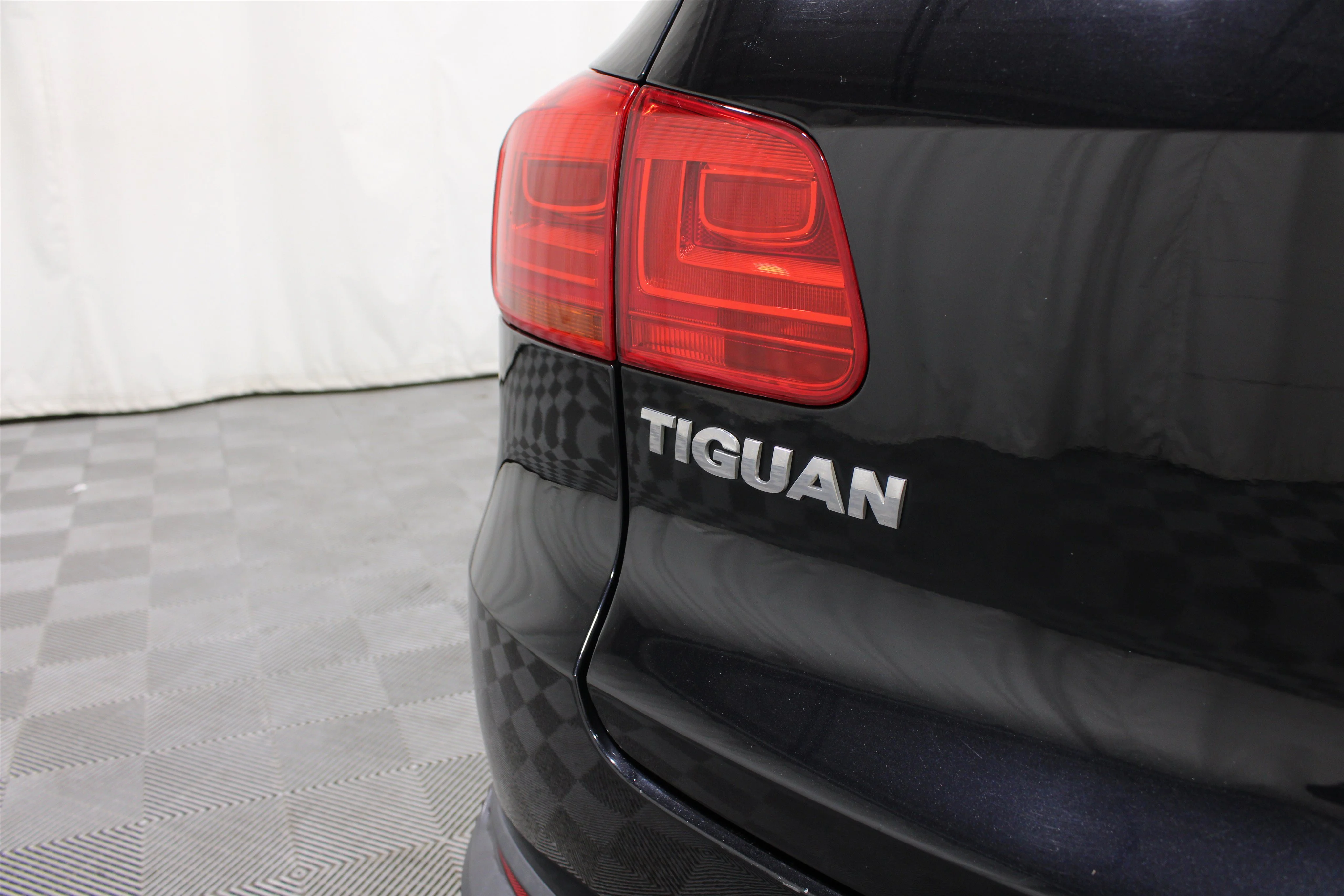 Used 2014 Volkswagen Tiguan SE with VIN WVGAV3AX0EW617840 for sale in Wichita, KS