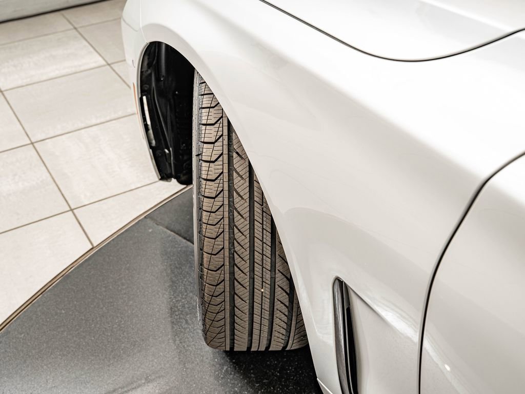 Used 2022 Mineral White Metallic BMW 750i xDrive image 40