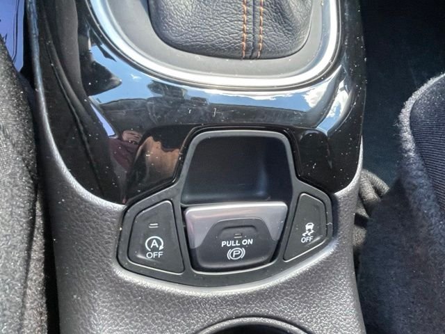 Used 2021 White Clearcoat Jeep Limited image 23