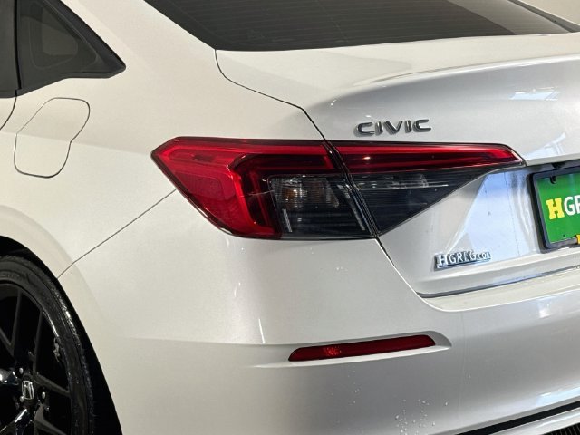 Used 2024 Platinum White Pearl Honda Sport image 32