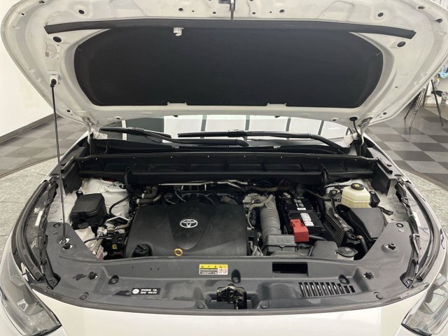 Used 2022 Wind Chill Pearl Toyota XSE image 30