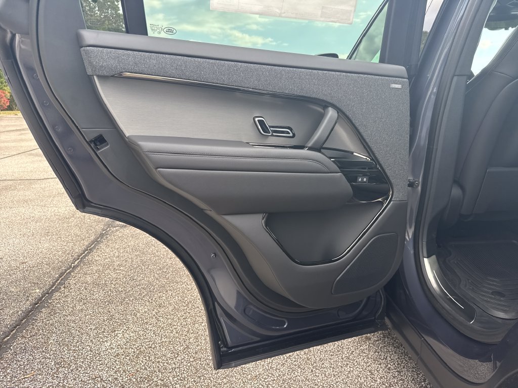 New 2027 Varesine Blue Land Rover Dynamic SE image 13