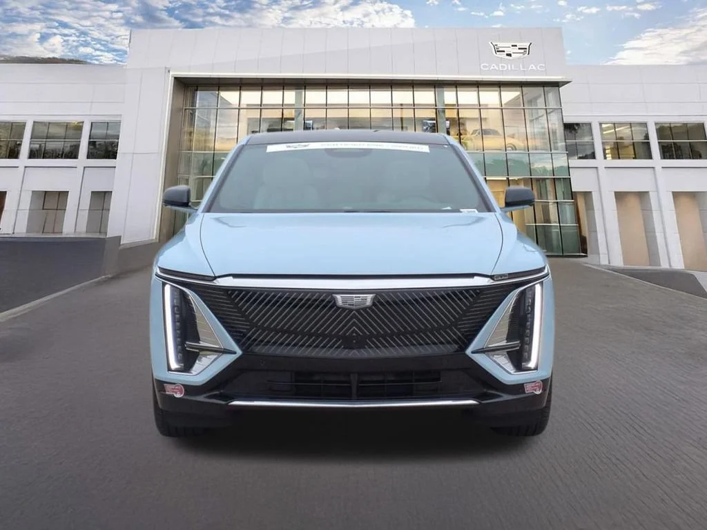 Certified 2024 Cadillac LYRIQ Luxury 1 with VIN 1GYKPPRK6RZ136069 for sale in Calabasas, CA