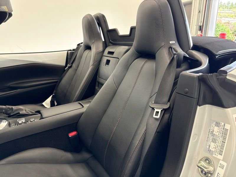 Used 2016 White Mazda Grand Touring image 20
