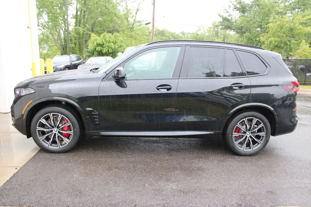 New 2026 Black Sapphire Metallic BMW xDrive40i image 10