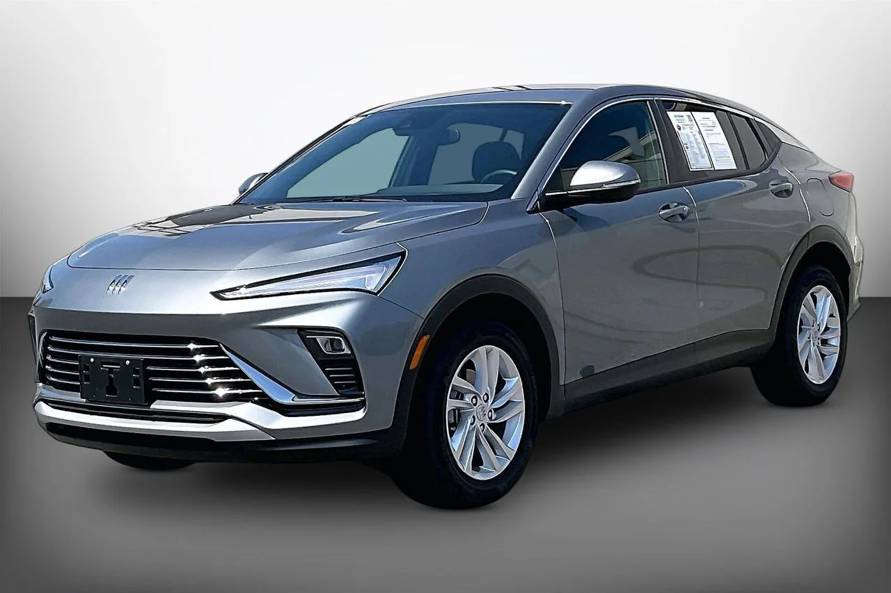 Used 2025 Gray Buick Preferred image 4