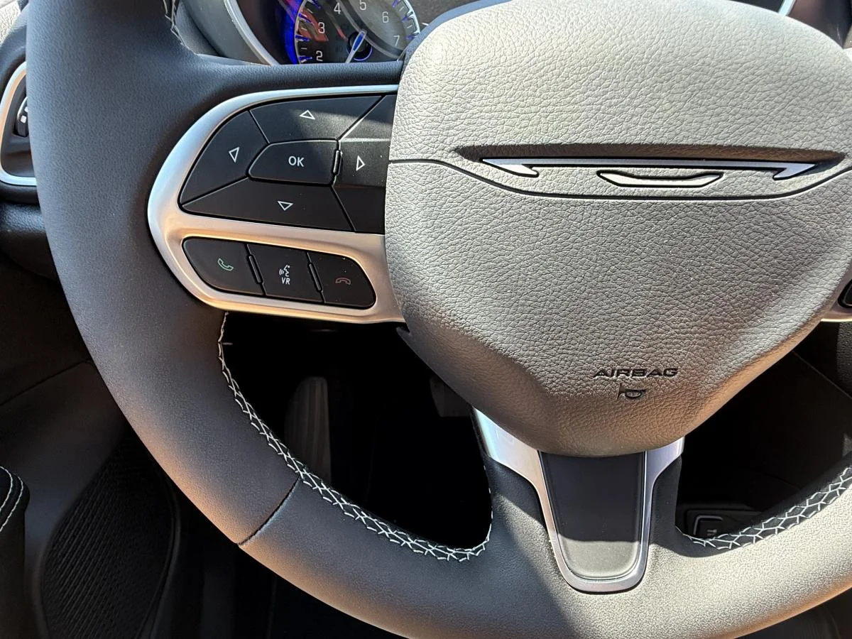New 2027 White Chrysler SXT image 31