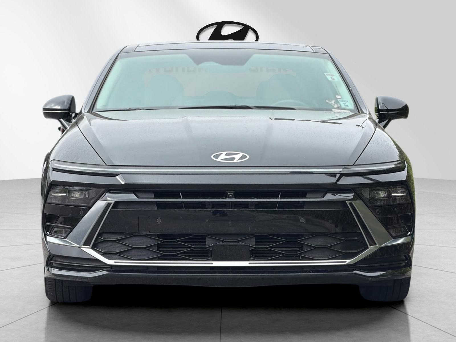 Used 2024 Black Hyundai Limited image 8