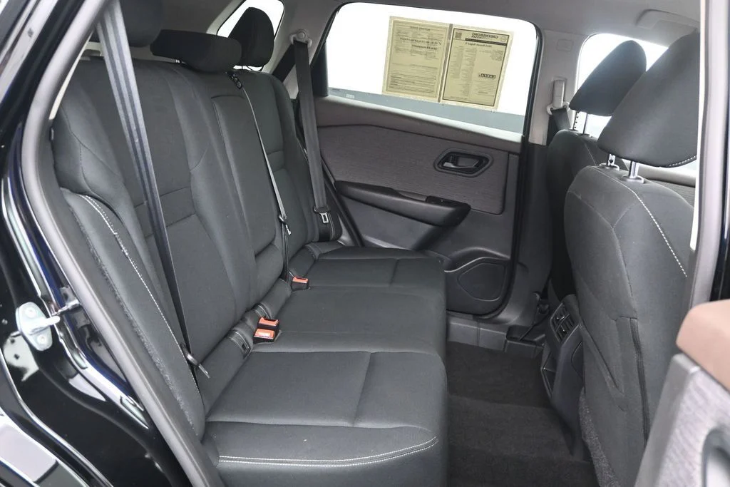 Used 2023 Black Nissan S image 15