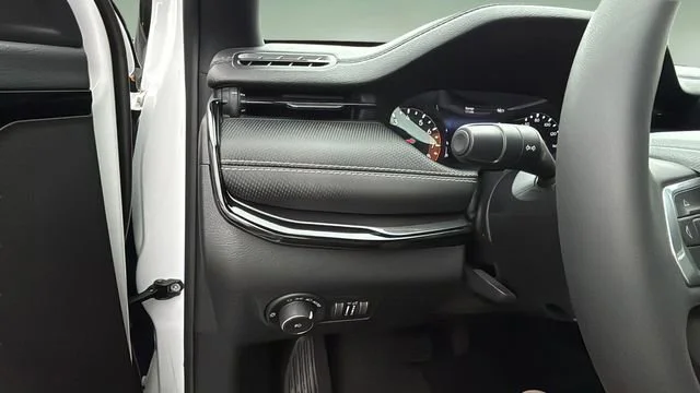 Used 2023 White Jeep Altitude 4x4 image 20