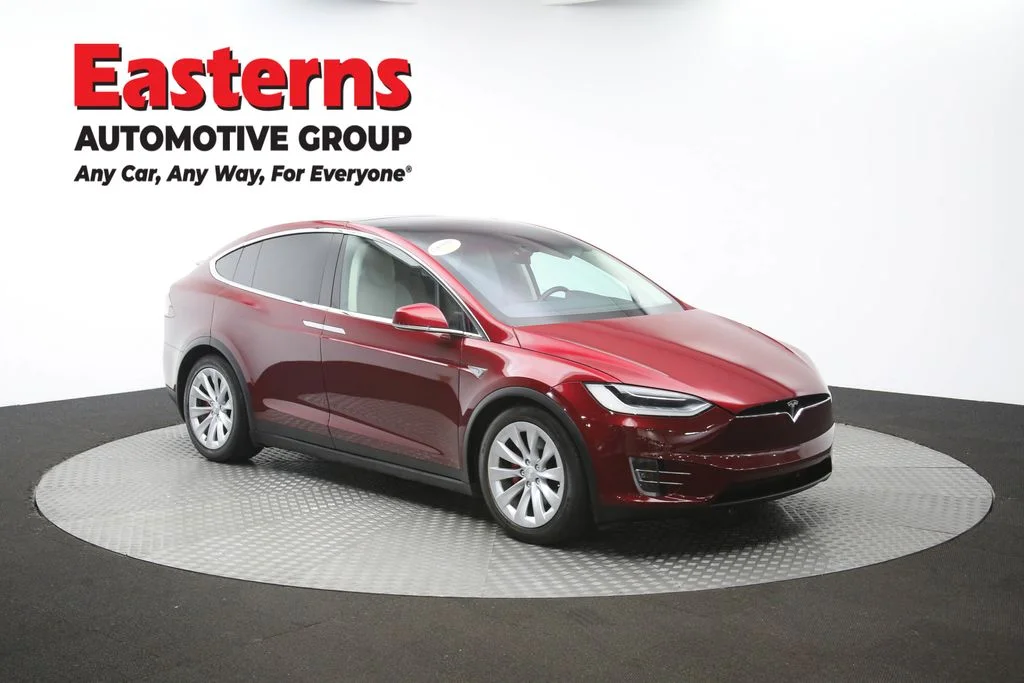 Used 2016 Red Tesla P90D image 46