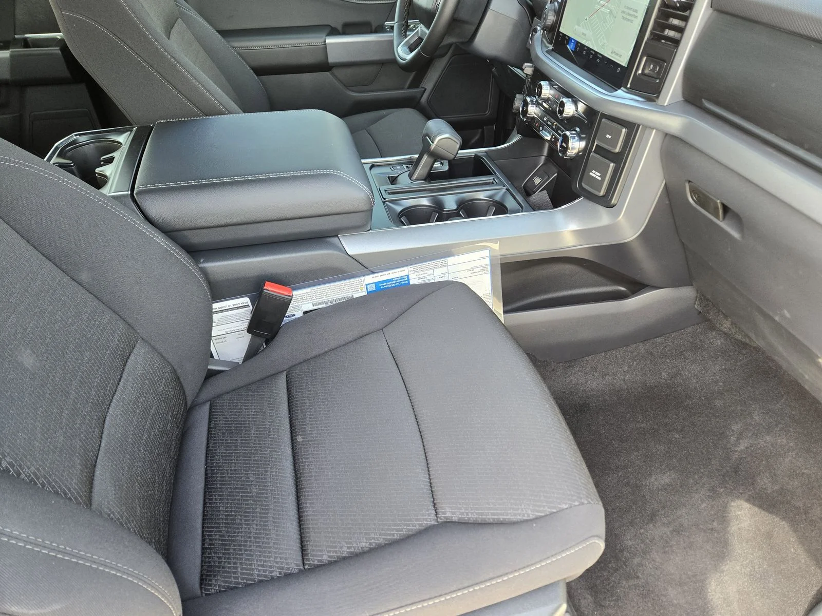New 2026 Oxford White Ford XLT image 9