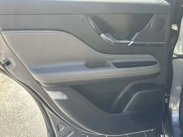 2026 Lincoln Corsair Premiere - Photo 11