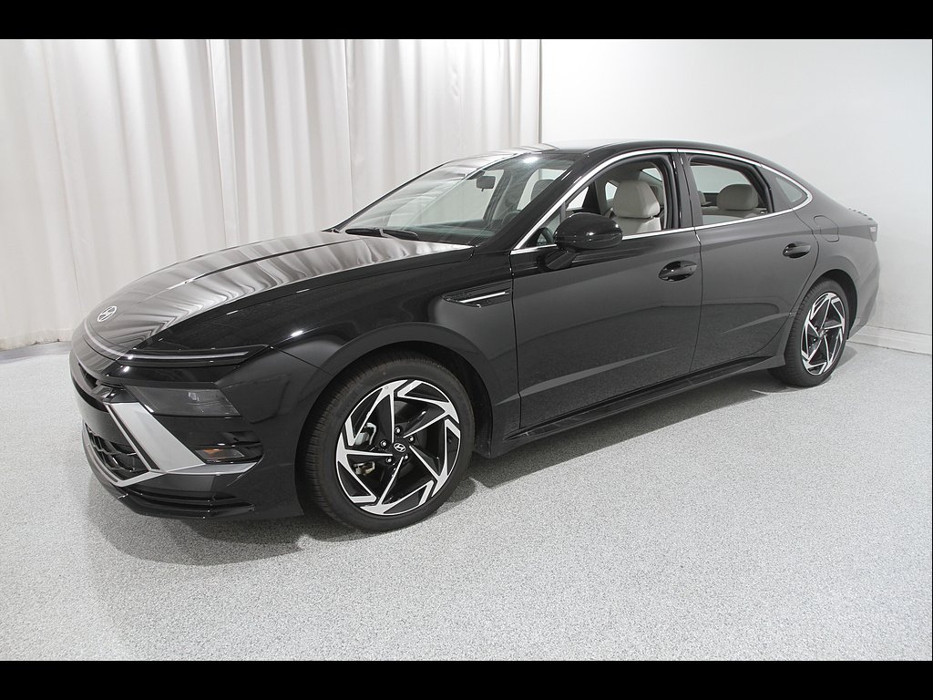 Used 2026 Abyss Black Pearl Hyundai SEL Sport image 3