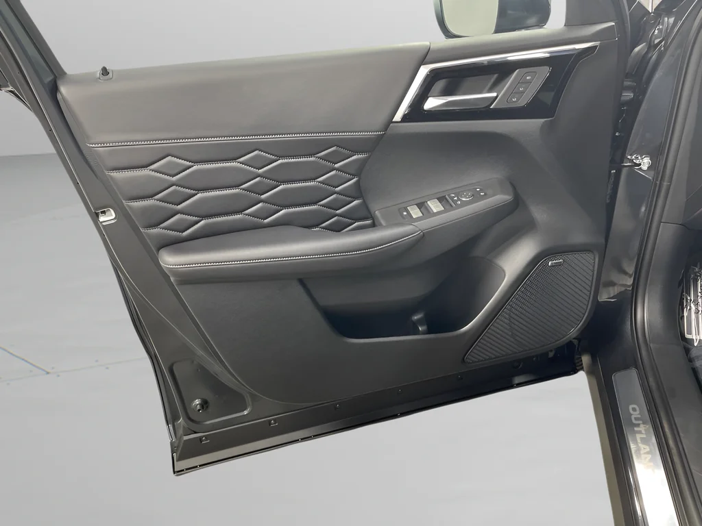 New 2026 Graphite Gray Mitsubishi SEL image 24